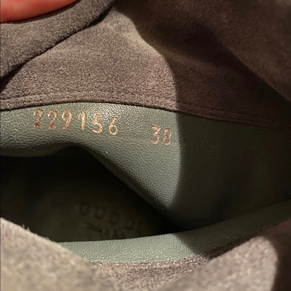 Gucci Scamosciato foldover booties - Picture 6 of 10